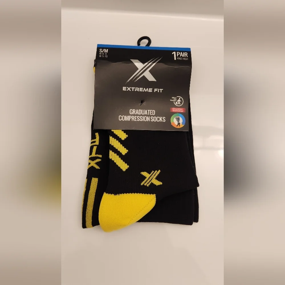 Extreme Fit Ultra V-Striped Graduated Compress